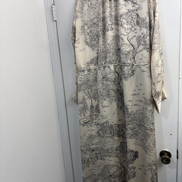 H&M Cream and Gray Long Sleeve Dress - Picture 12 of 14